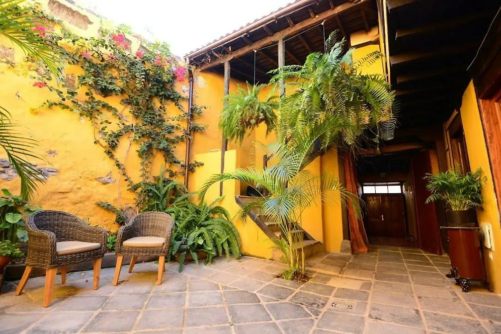 Casa La Moringa Bed and Breakfast Los Silos